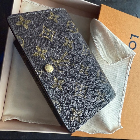DISCOUNTED! This great condition Louis Vuitton Wallet, box and dust cover! - Picture 6 of 8